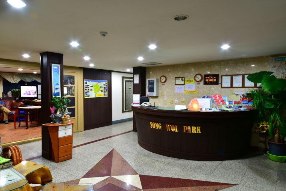 Songwol Park Motel Sokcho Eksteriør bilde